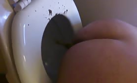 Big ass pooping