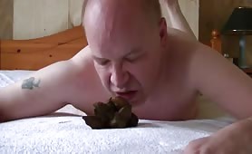 Gay Man Eats and Smears his Poops